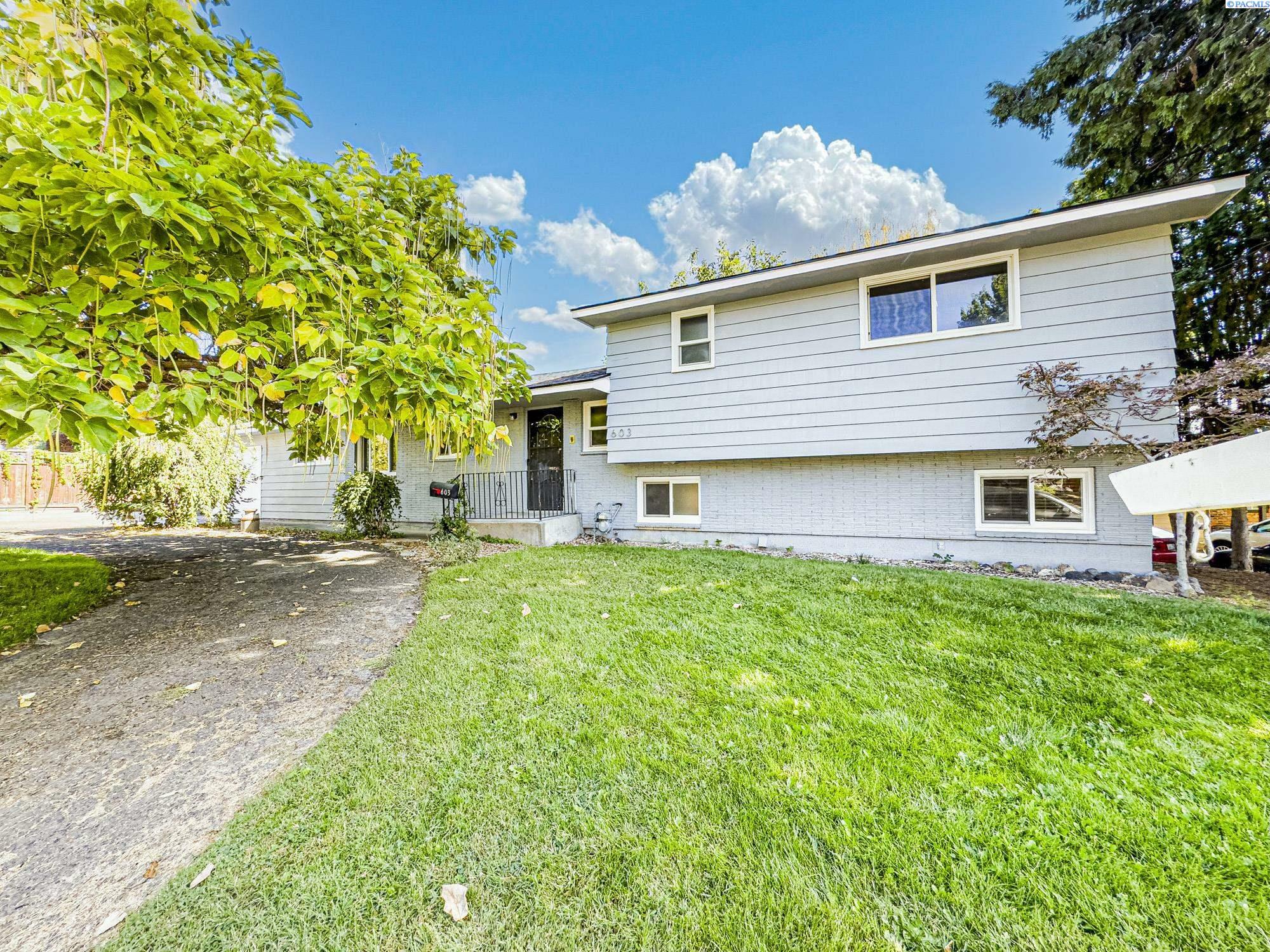 Property Photo:  603 Park Ave  WA 98930 