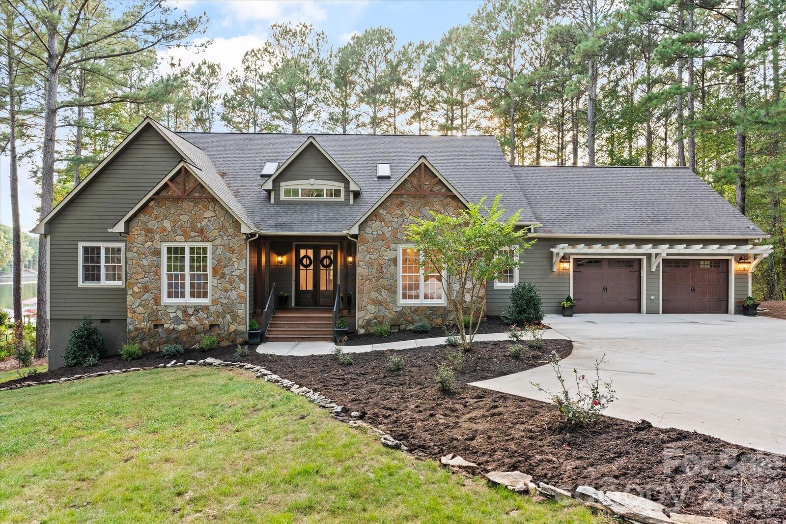 Property Photo: 5678 Anchor Drive NC 28630