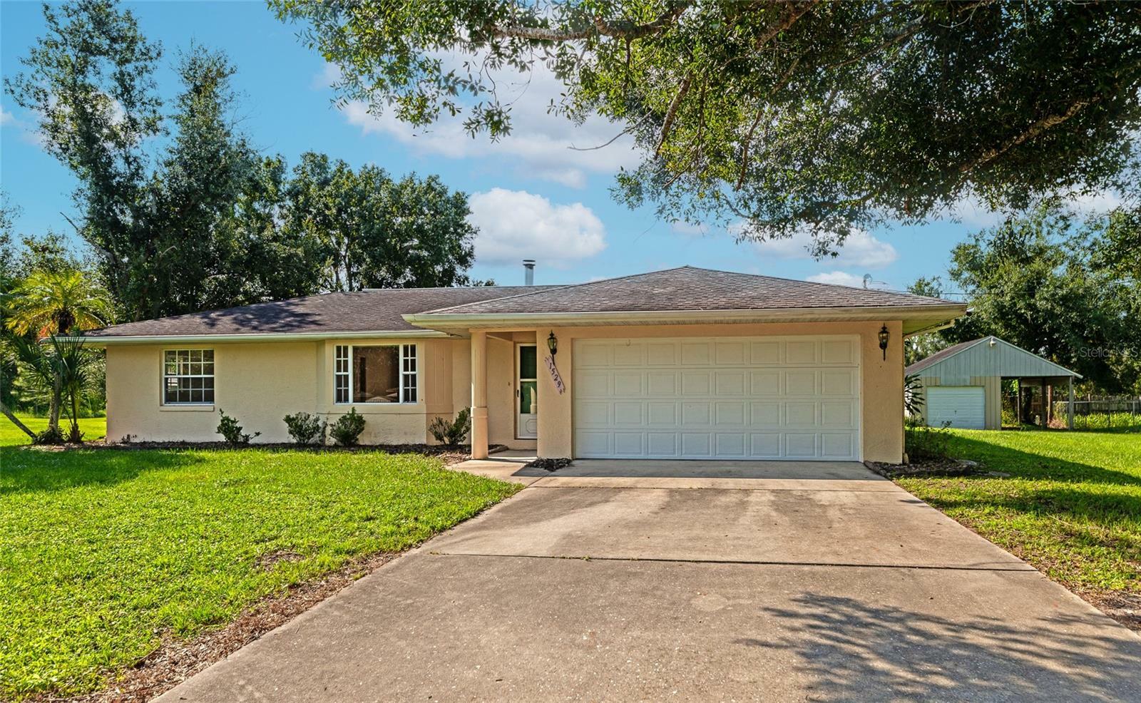 Property Photo:  1529 NE Lee Drive  FL 34266 