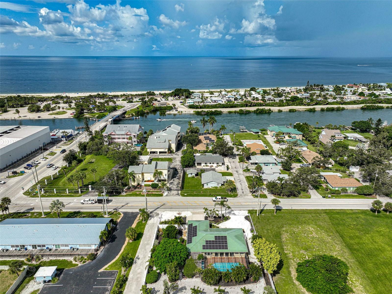 Property Photo:  112 Bayshore Road  FL 34275 