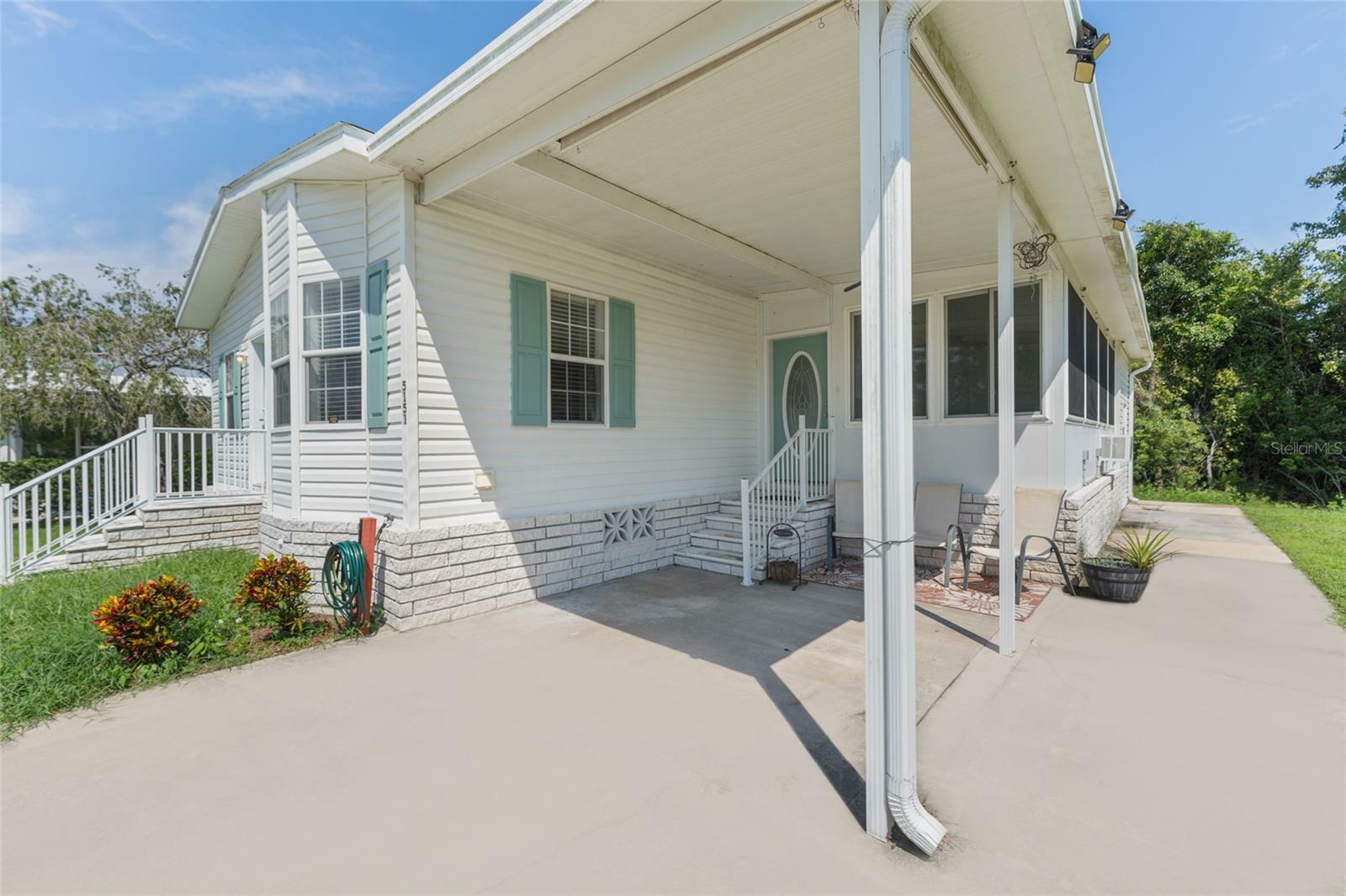 Property Photo:  5151 Forest Glenn Drive  FL 34607 