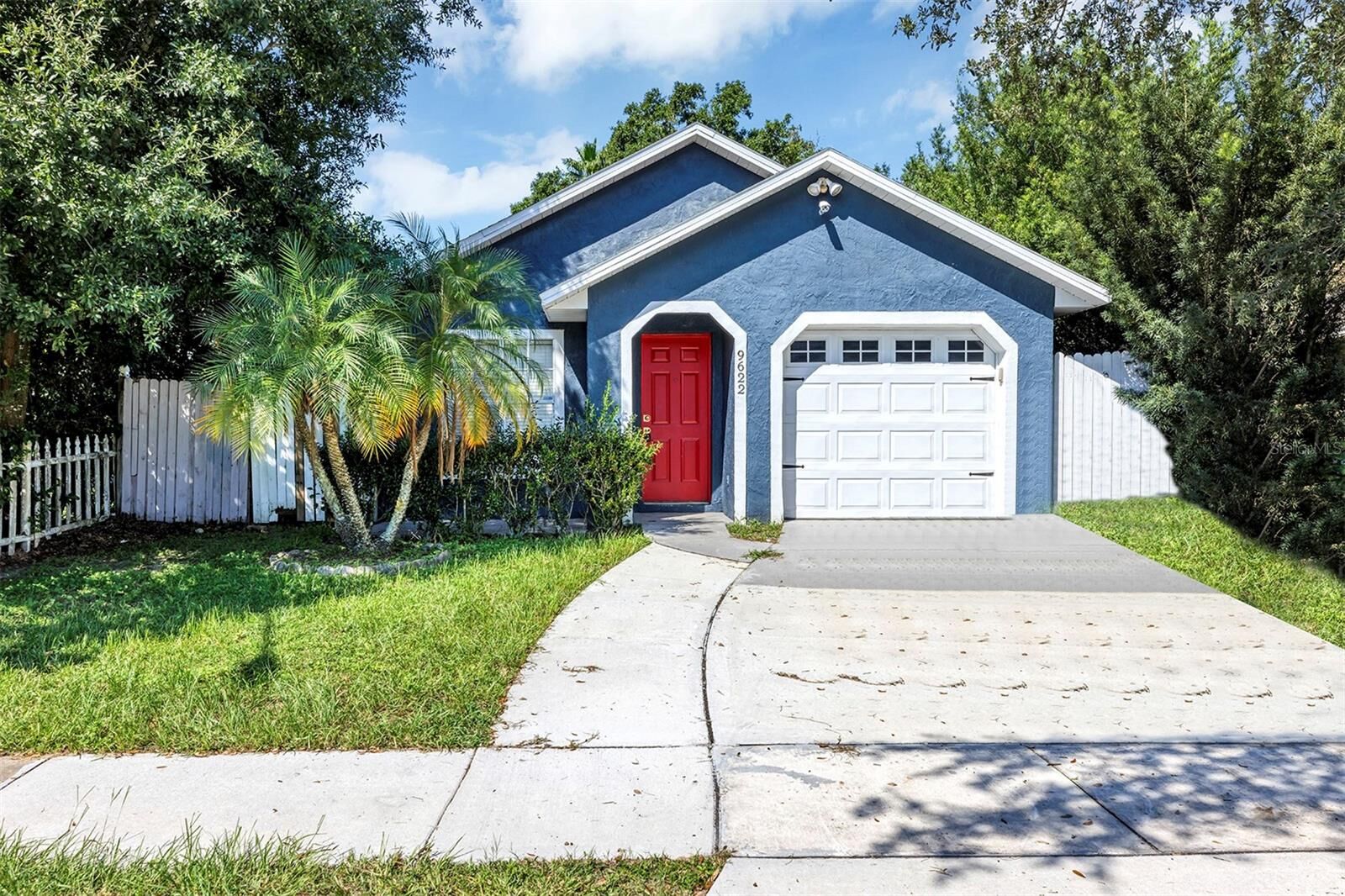 Property Photo: 9622 Violet Drive FL 32824