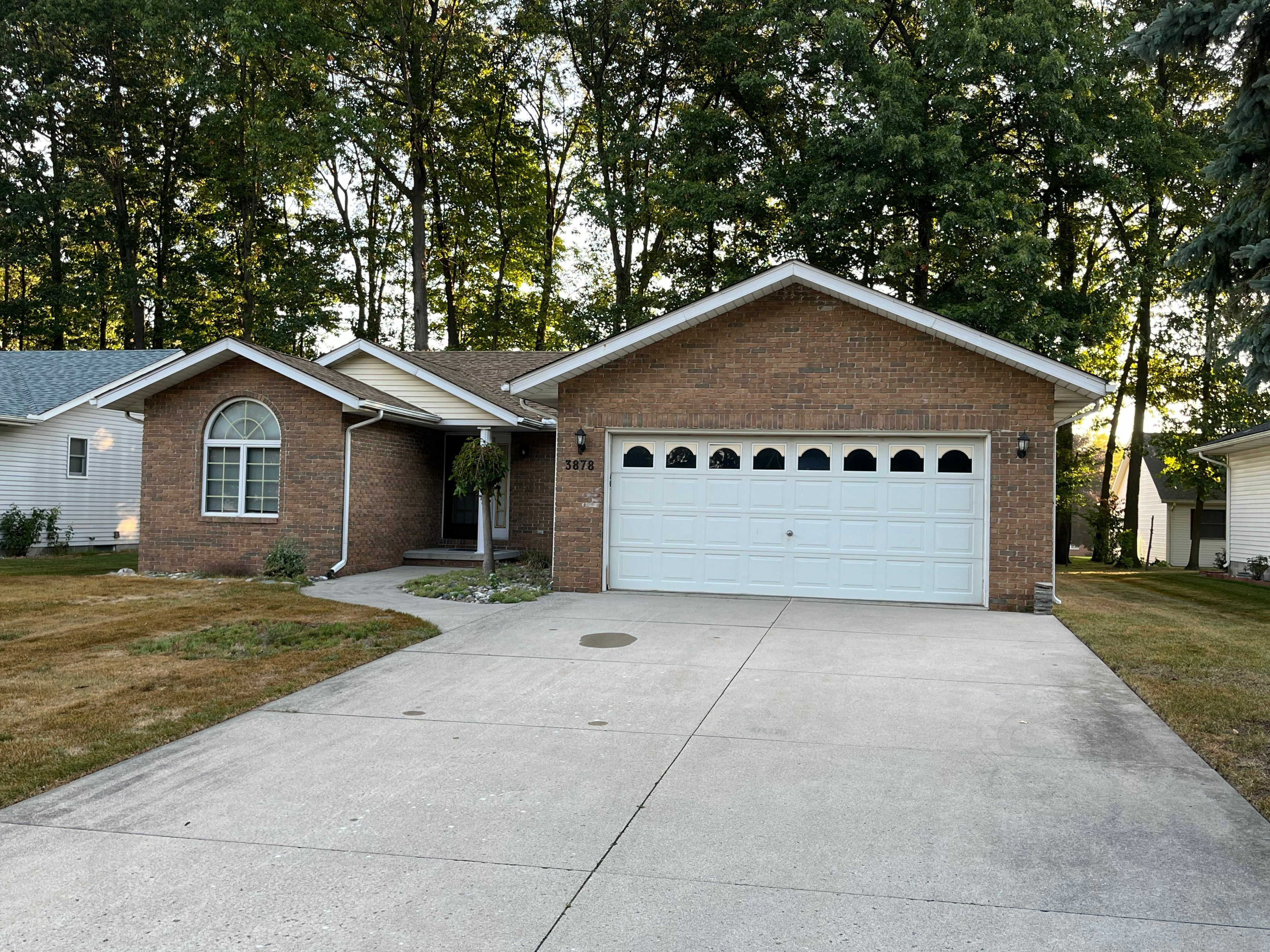 Property Photo:  3878 Oak Hills Circle  MI 48060 8623 