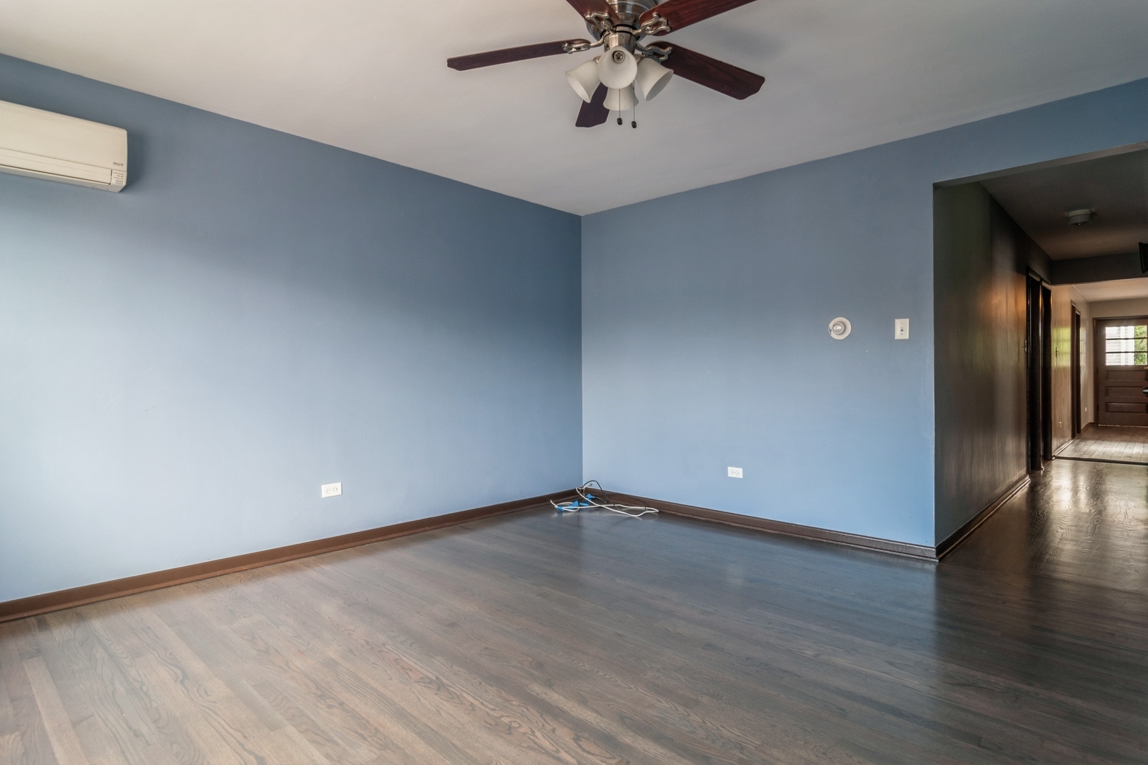 Property Photo:  3417 N Damen Avenue 2  IL 60618 