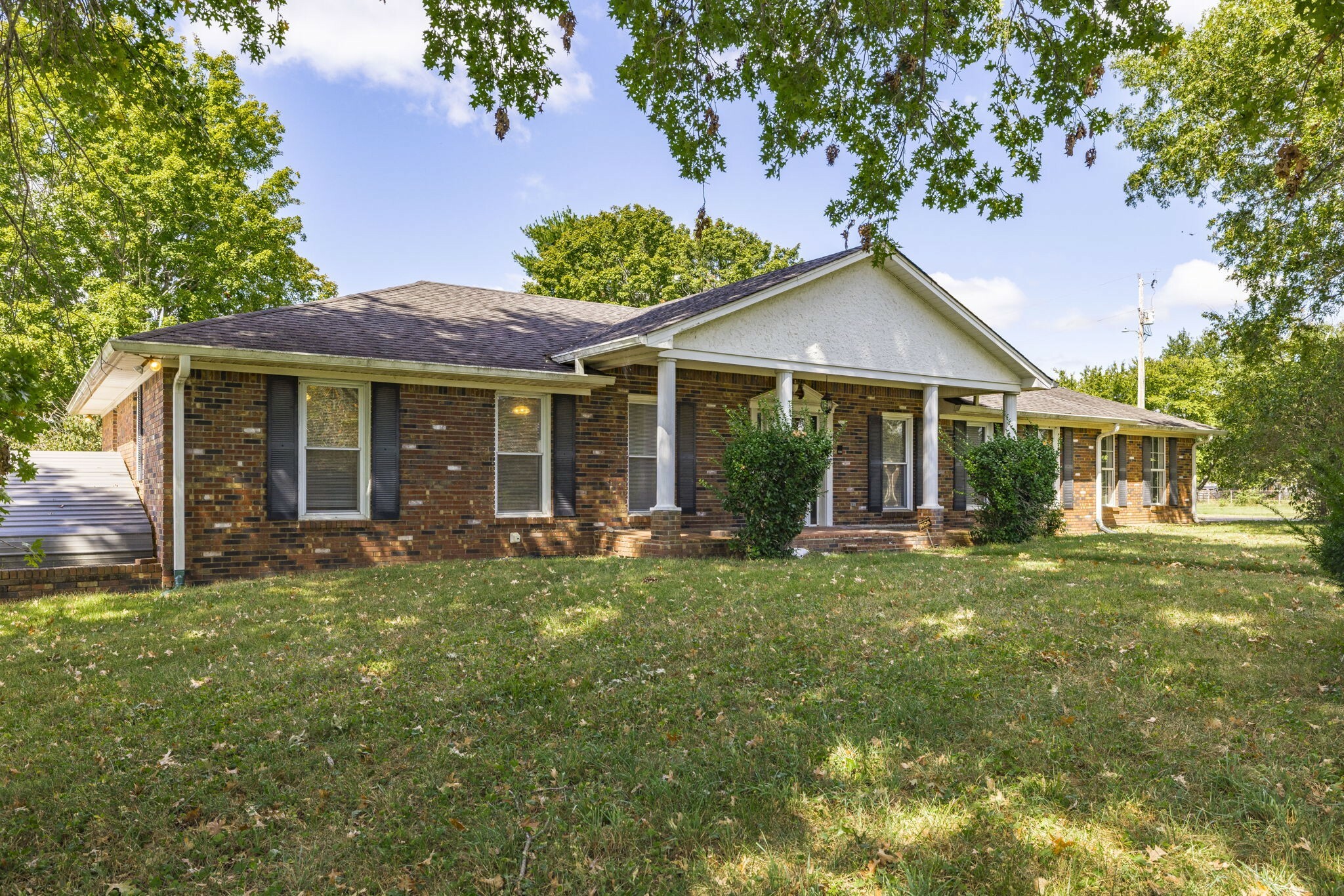 Property Photo:  1084 Robertson Rd  TN 37066 