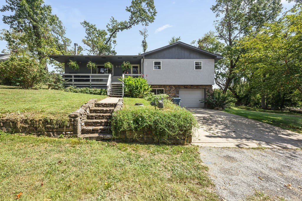 Property Photo:  308 NW J Street  AR 72712 