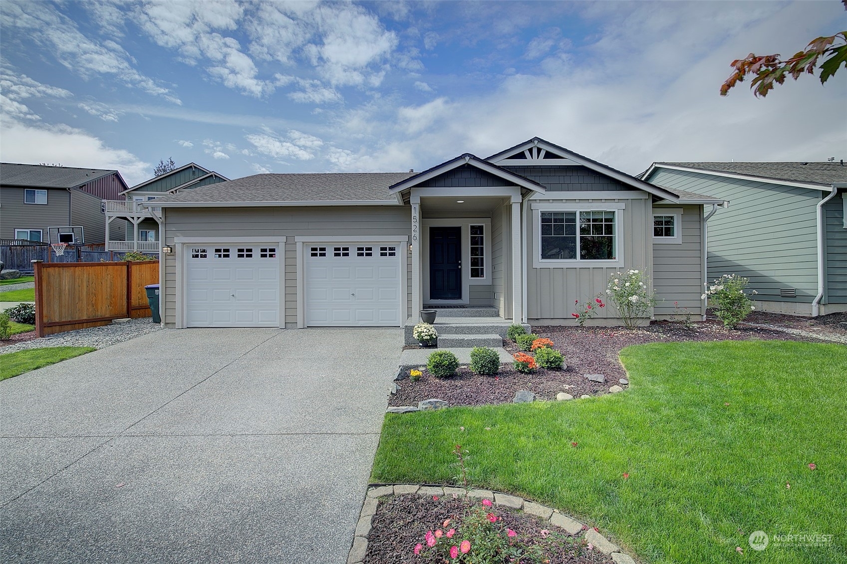 Property Photo:  1526 E Gateway Heights Loop  WA 98284 