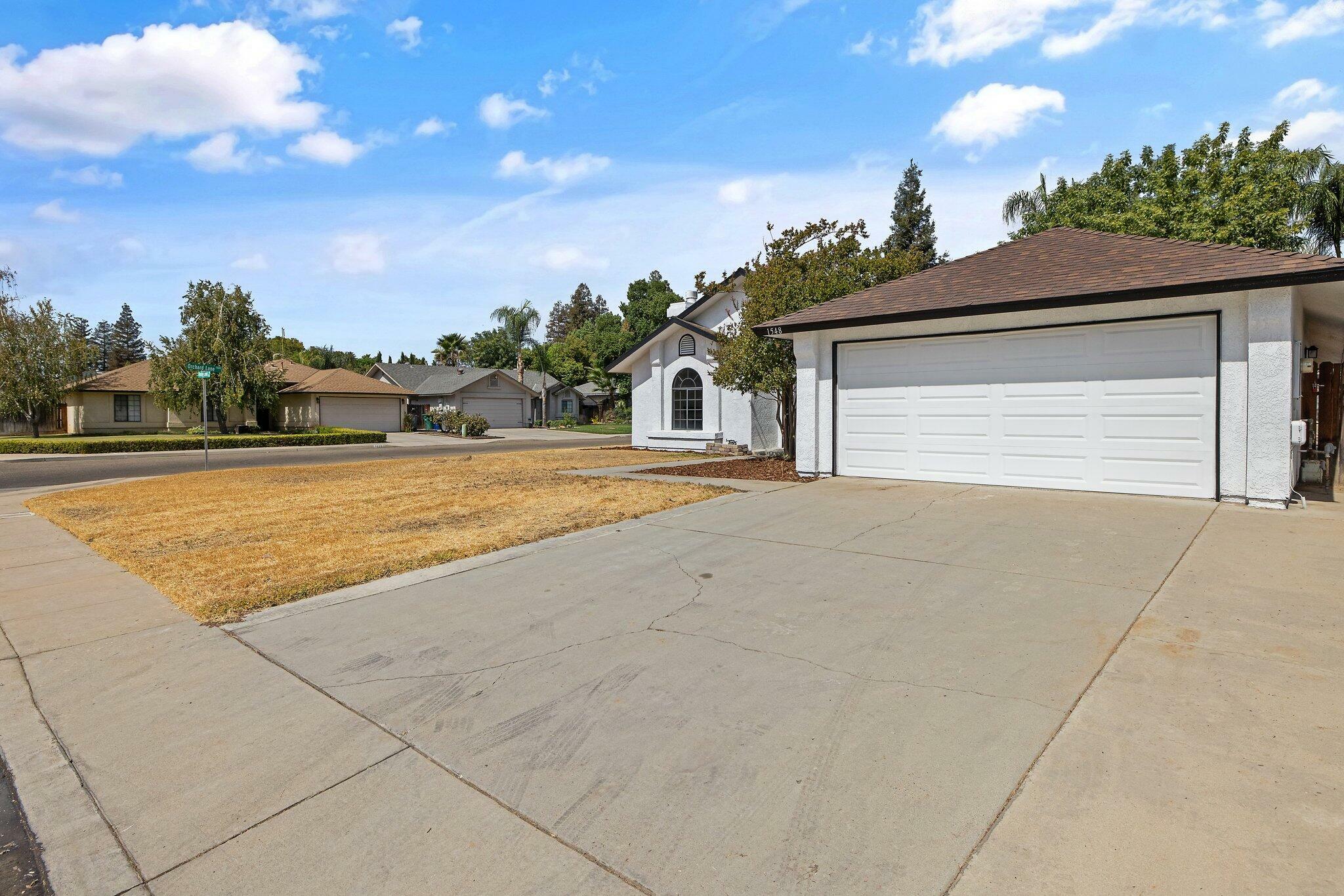 Property Photo:  1548 W Henley Creek Road  CA 93654 