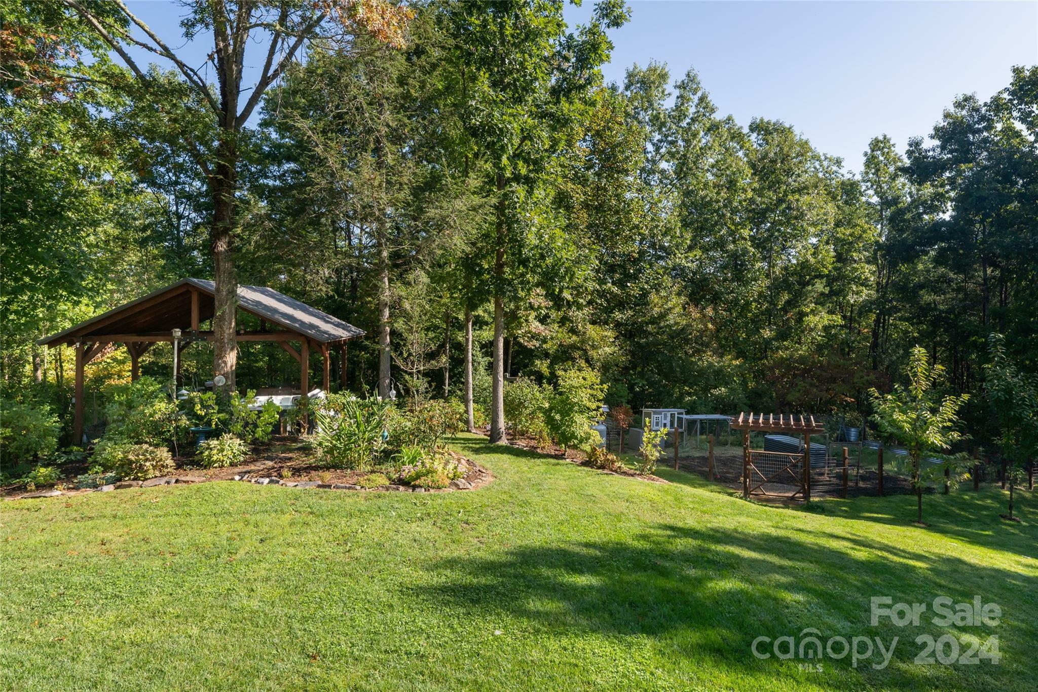 Property Photo:  109 Star Trace Drive  NC 28762 