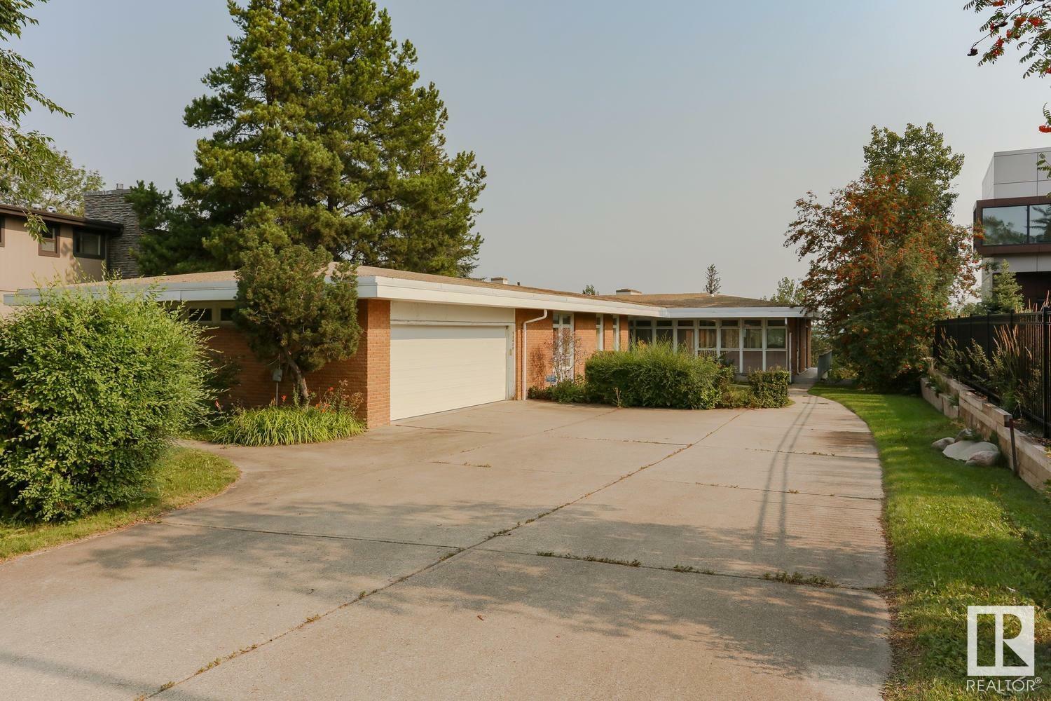 Photo de la propriété:  13808 Valleyview Drive NW  AB T5R 5T8 