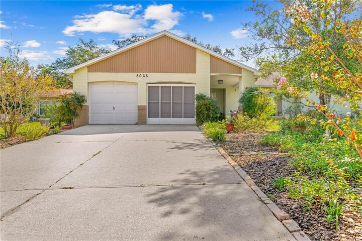 Property Photo:  8068 Pagoda Drive  FL 34606