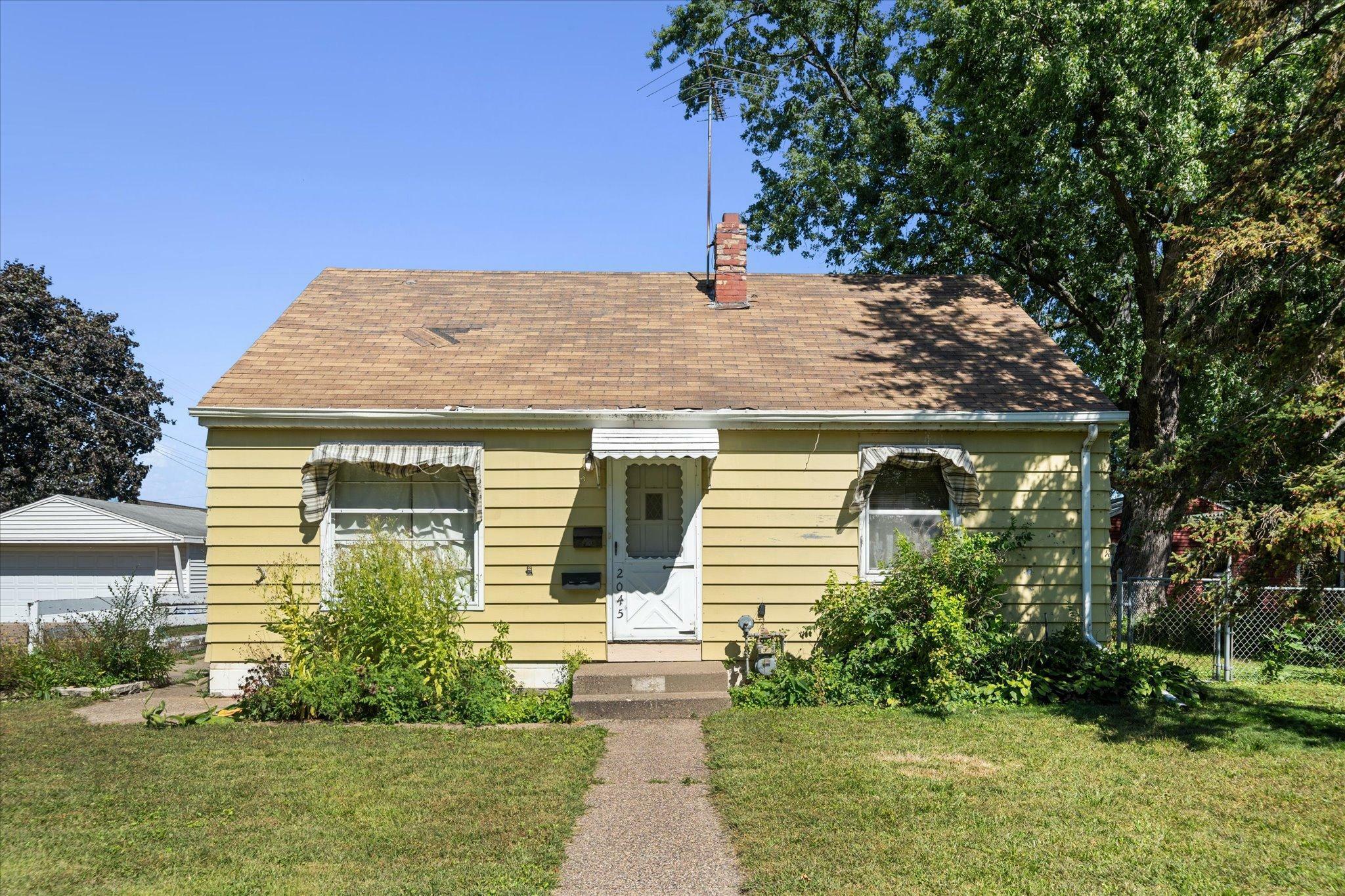 Property Photo:  2045 W Thure Avenue  MN 55116 