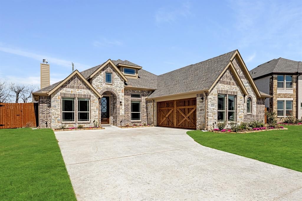 Property Photo:  4049 Alpine Street  TX 76065 