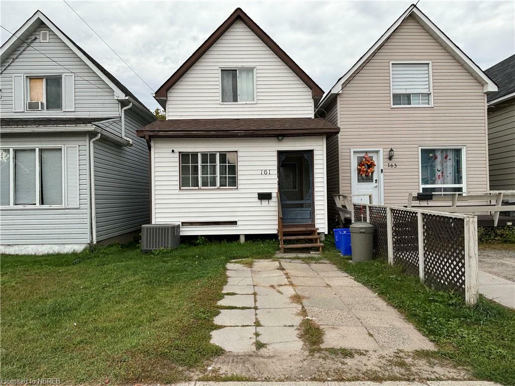 Photo de la propriété:  161 Fourth Avenue W  ON P1B 3M7 