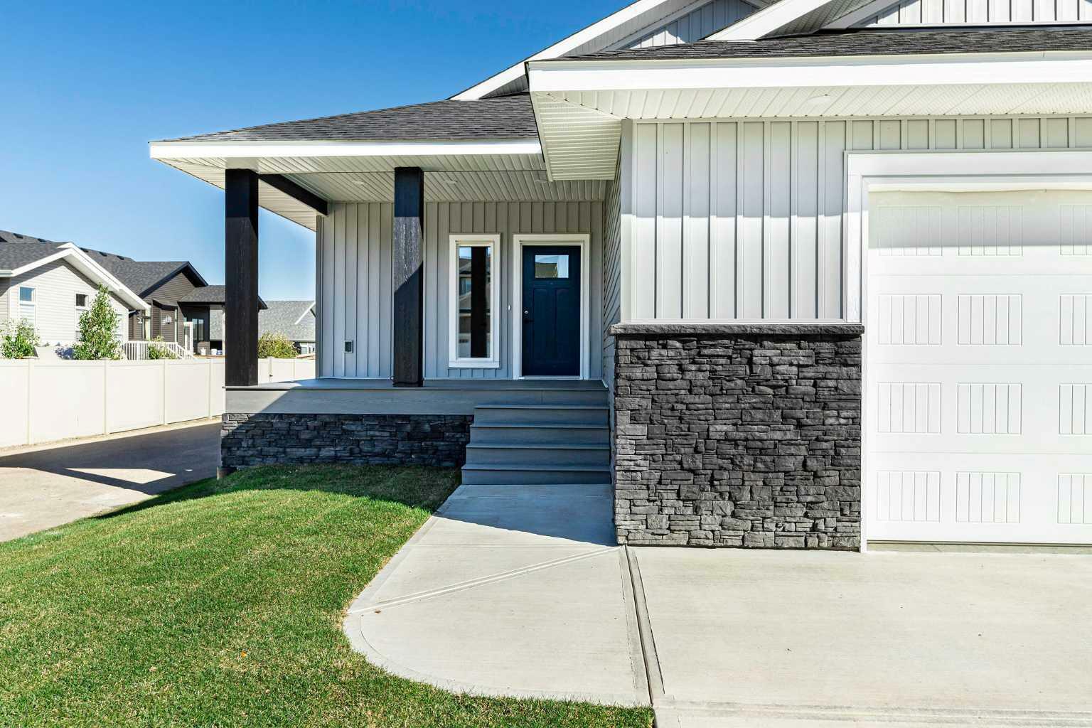 Property Photo:  40 Erica Drive  AB T4L 0H3 