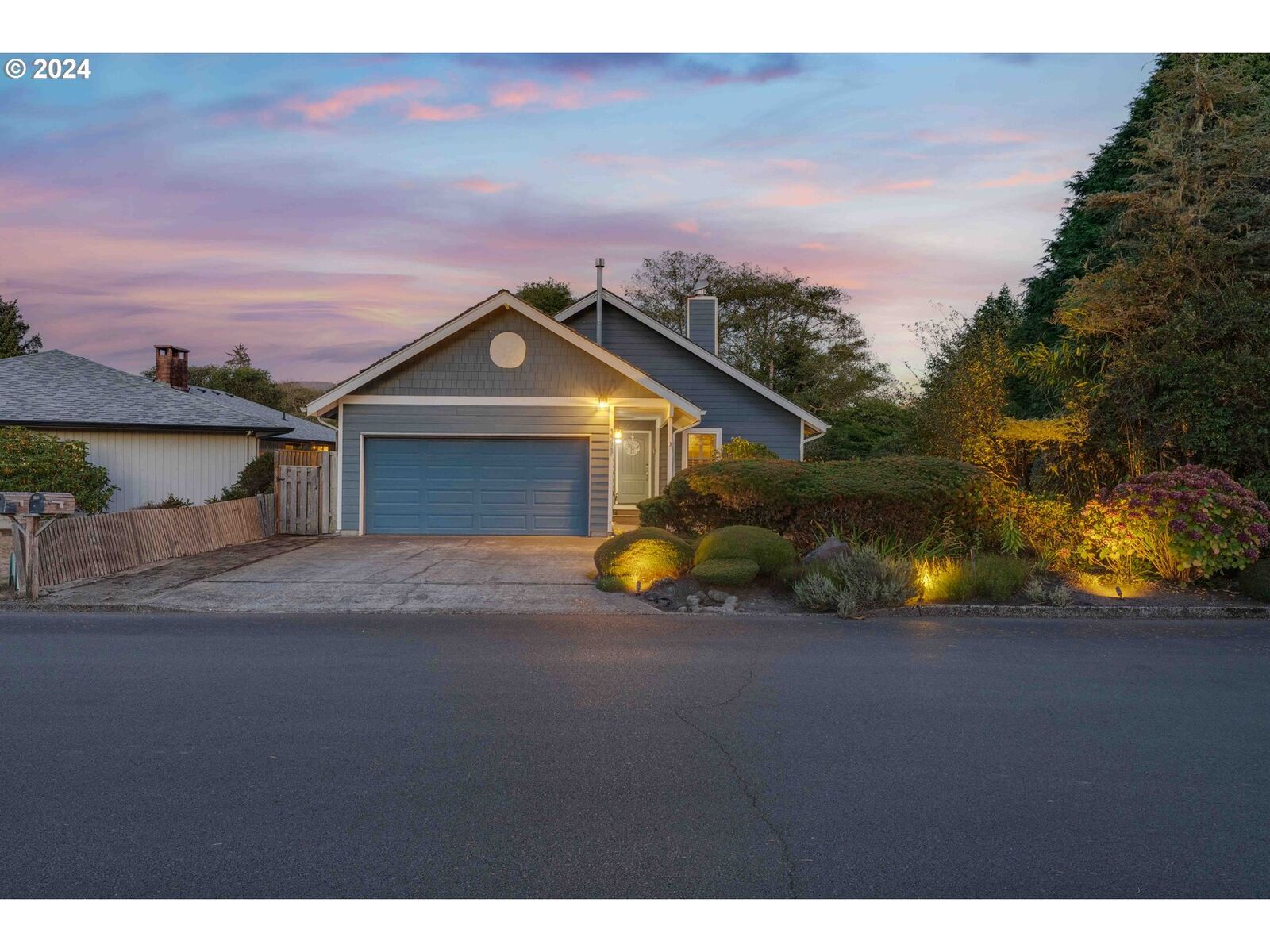 Property Photo: 1577 S Franklin St OR 97138