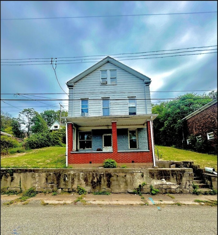 Property Photo:  134 Parkway Ave  PA 15112 