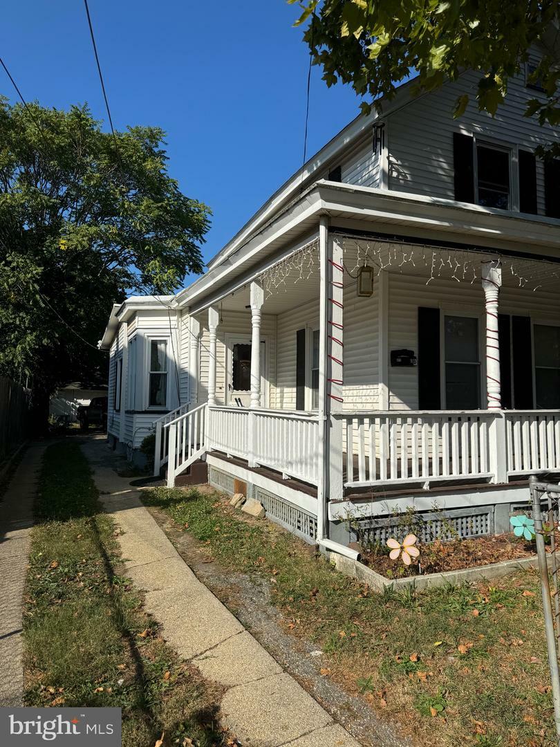 Property Photo:  636 E Pear Street  NJ 08360 