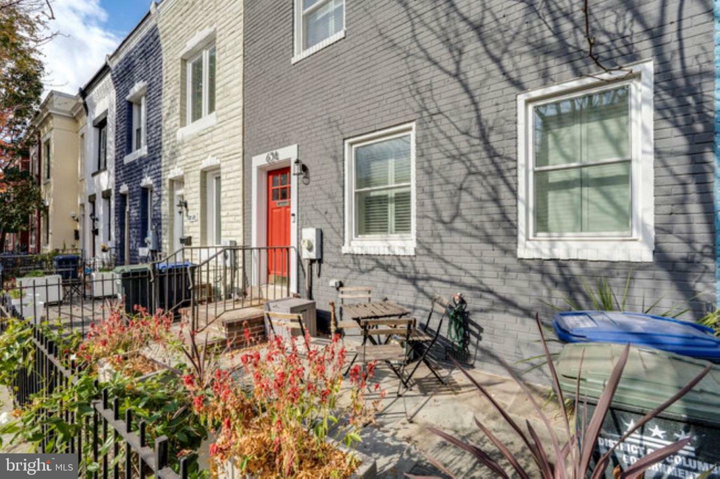 Property Photo:  634 Morton Place NE  DC 20002 