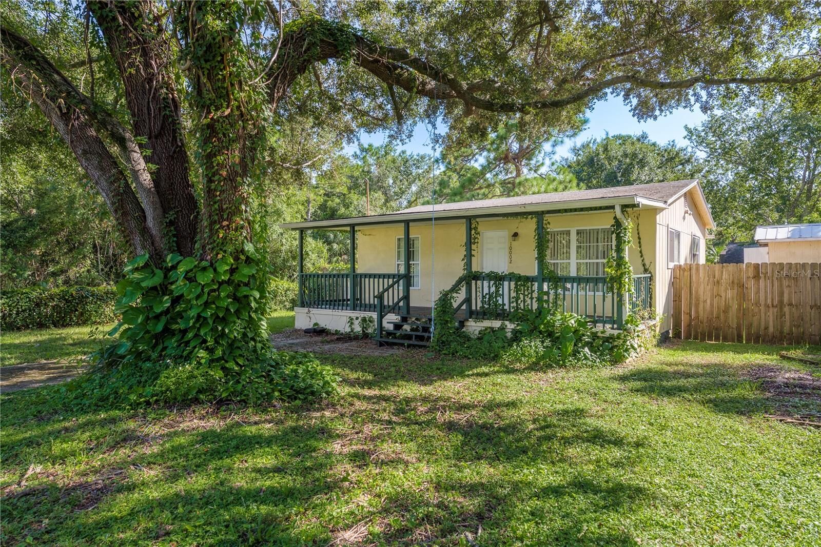 Property Photo: 10002 Oslin Street FL 33615