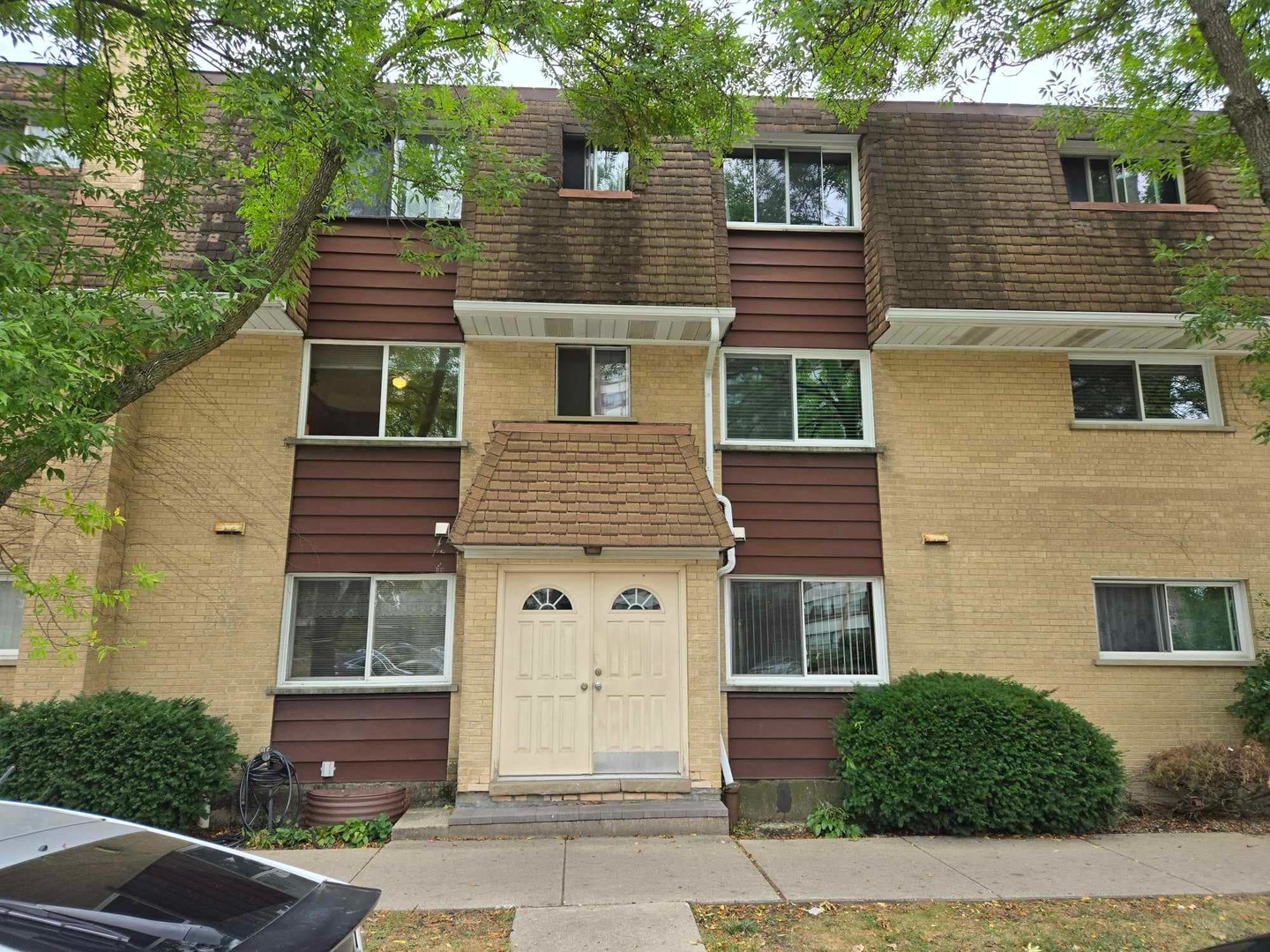 Property Photo:  8559 W Rascher Avenue 2N  IL 60656 