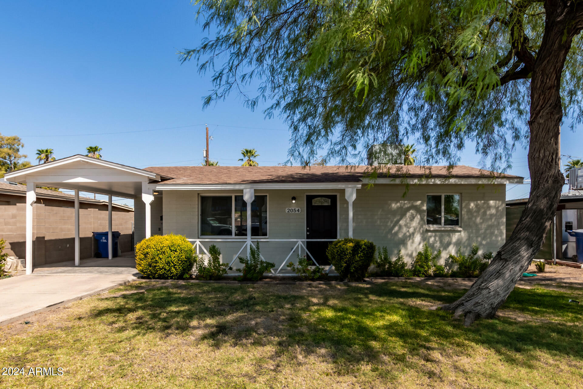 Property Photo:  2054 E Lemon Street  AZ 85281 