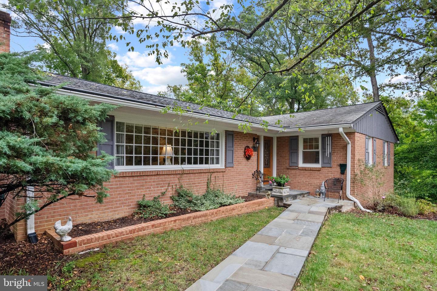 2210 Collingwood Road  Alexandria VA 22308 photo