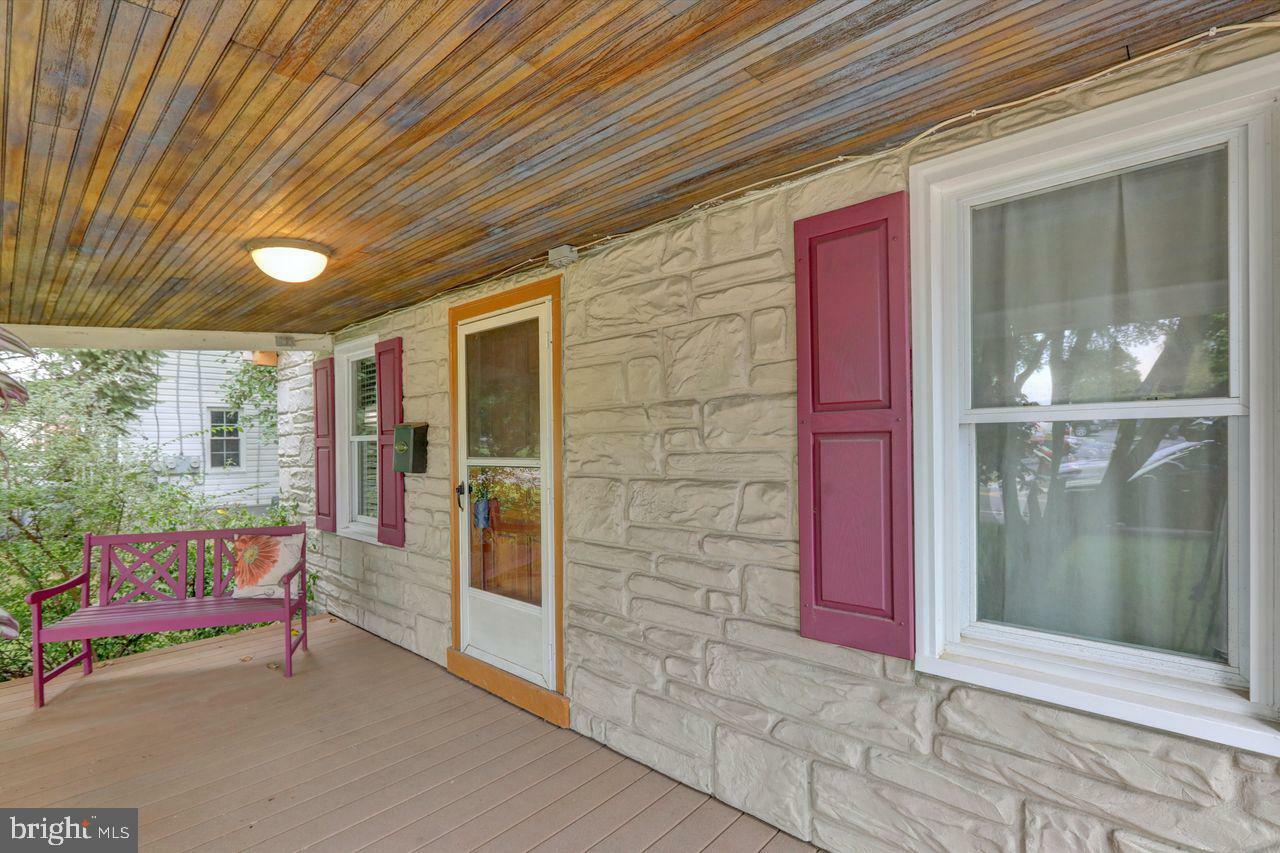 Property Photo:  40 E Main Street  PA 17540 