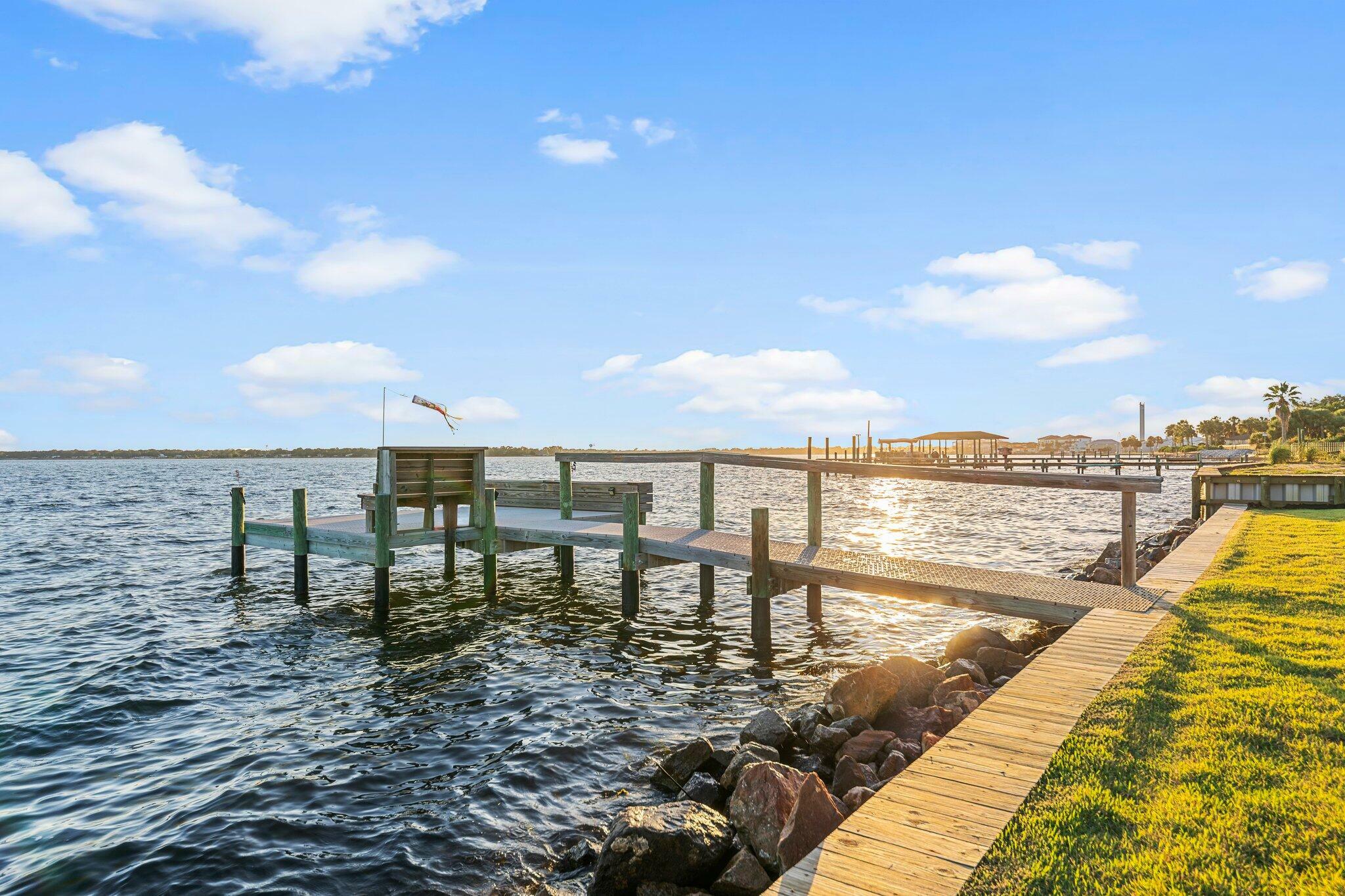 Property Photo:  25 Bayshore Drive  FL 32579 