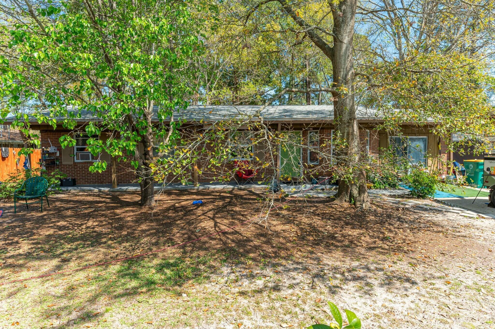 Property Photo:  4 7th Street  FL 32579 