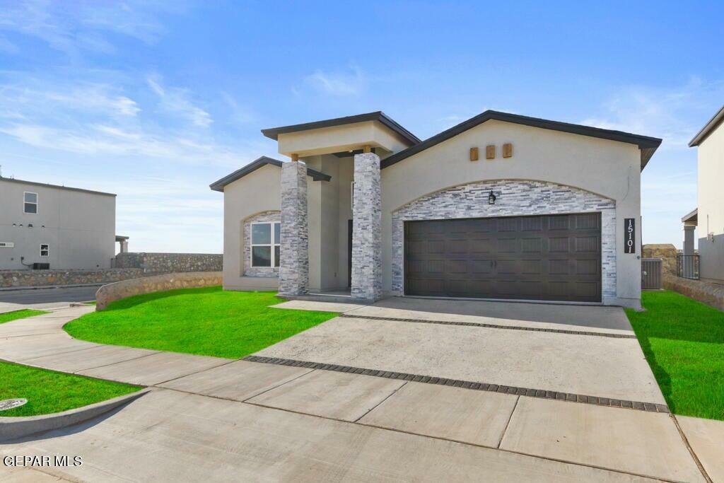 Property Photo: 940 Keenland Avenue TX 79932