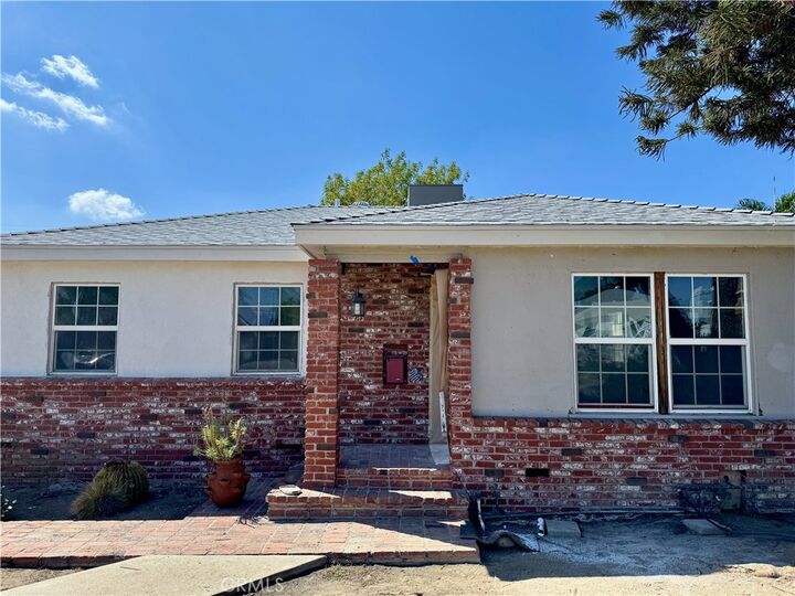 Property Photo:  8101 Vantage Avenue  CA 91605 