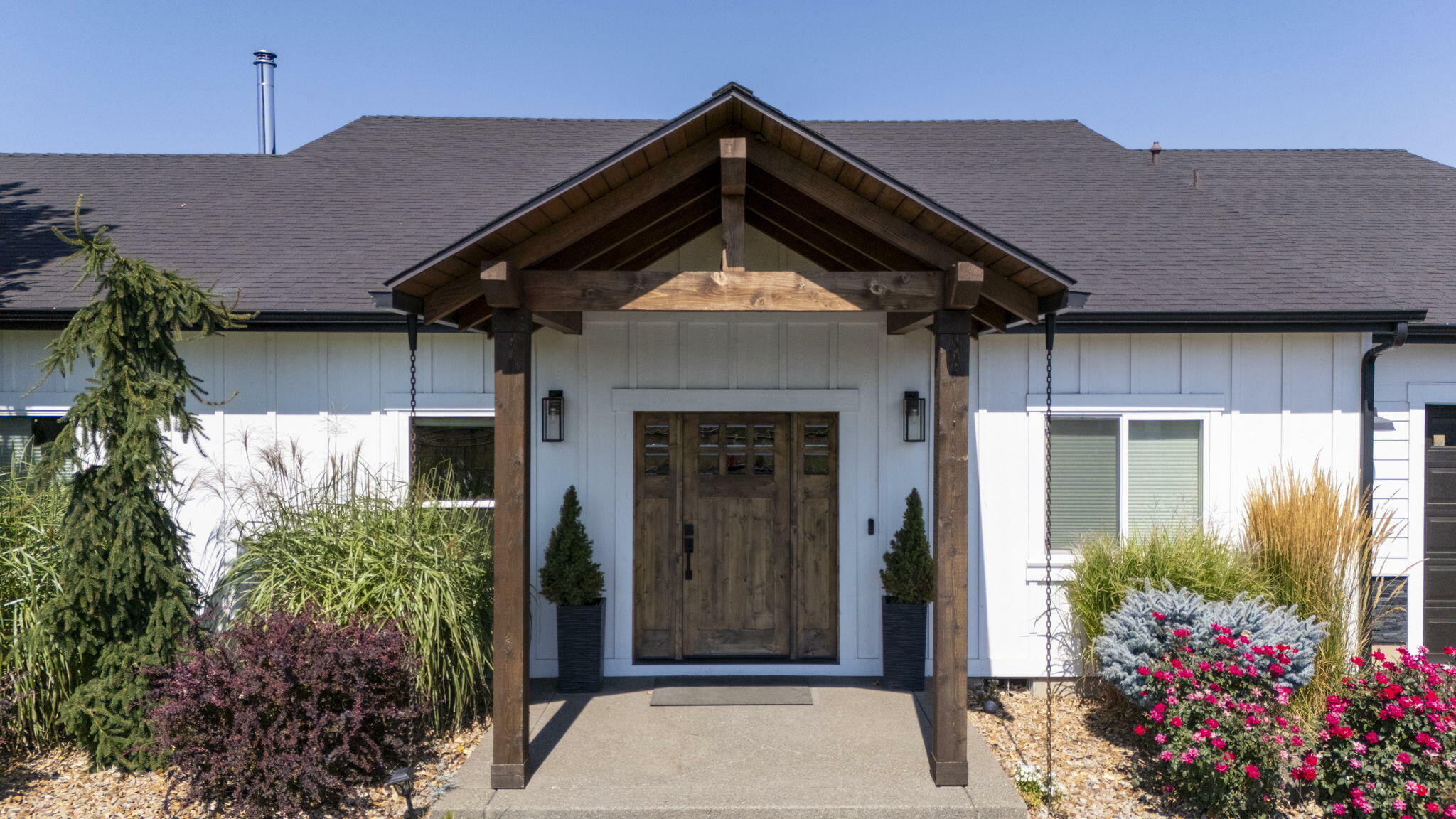 Property Photo: 21390 View Lane OR 97701