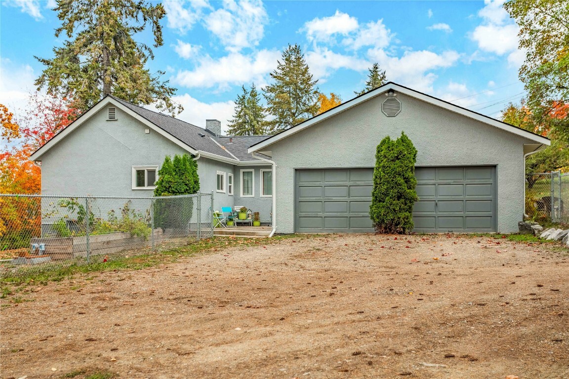 Property Photo:  681 30th Street NE  BC V1E 2K7 