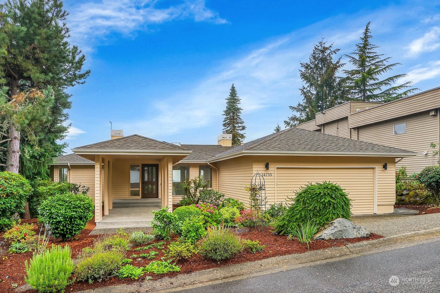 Property Photo:  14755 SE 56th Street  WA 98006 