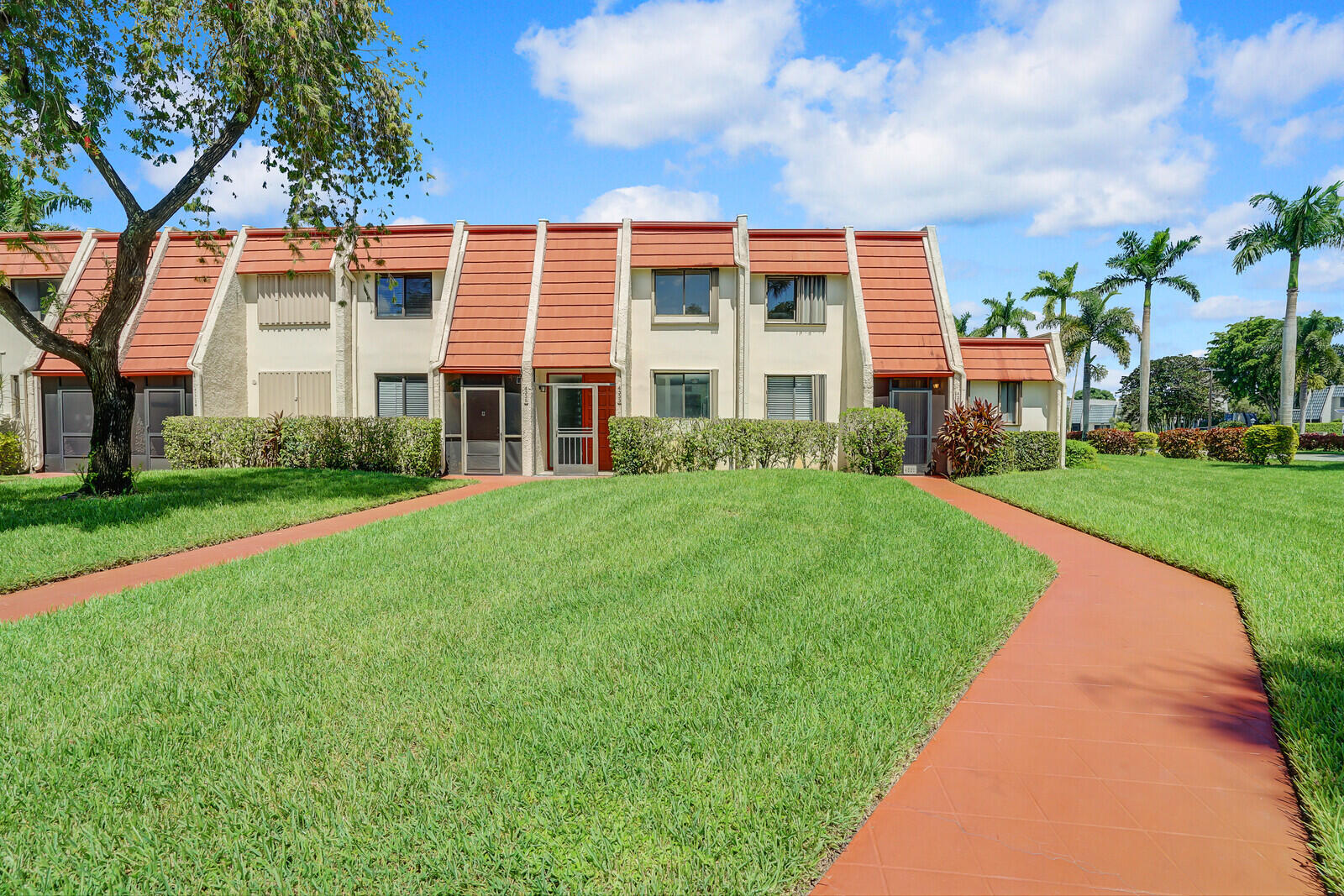 Property Photo:  4331 Trevi Court  FL 33467 