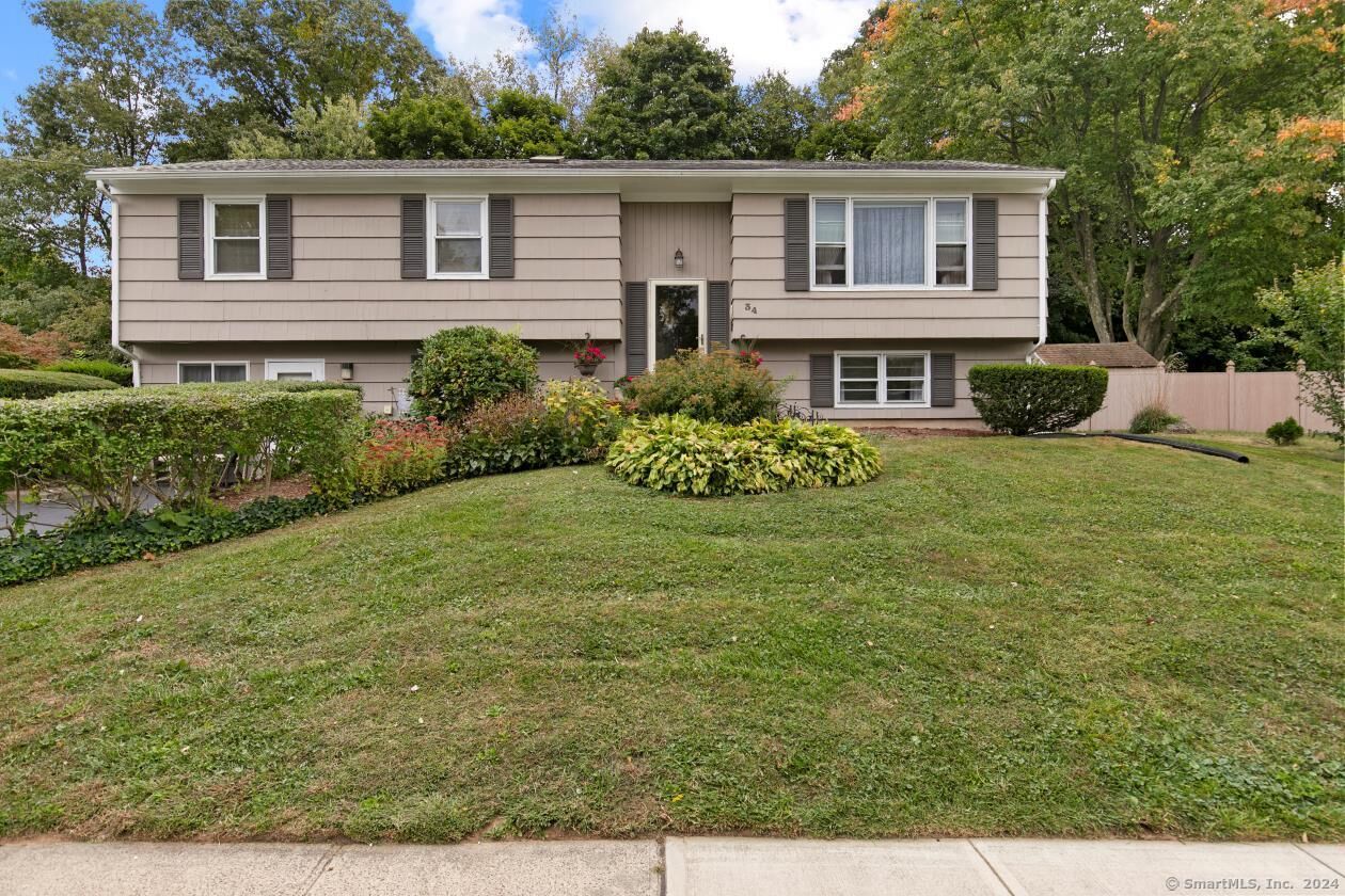 Property Photo:  34 Meadowbrook Road  CT 06516 