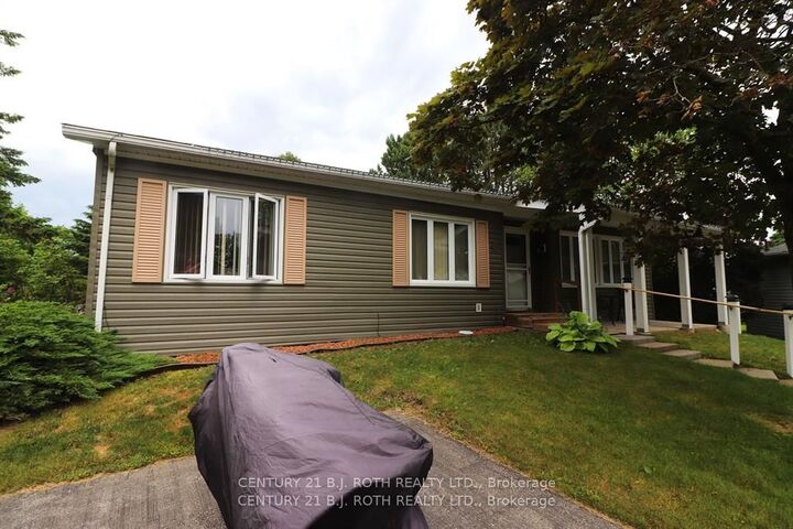 Property Photo:  6 Yew Crt  ON L9S 1M9 