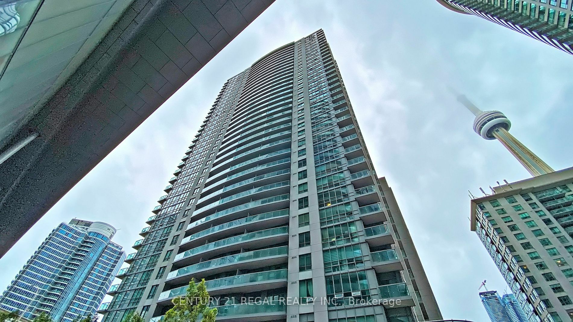 Property Photo:  19 Grand Trunk Cres 601  ON M5J 3A3 