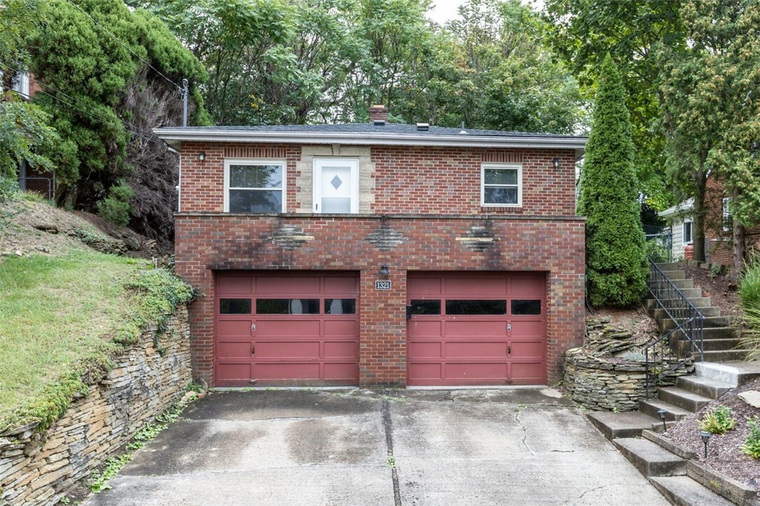 Property Photo:  1321 Denisonview St  PA 15205 