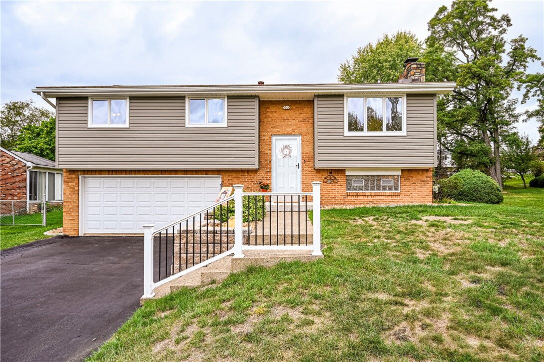 Property Photo:  431 Flagstaff Drive  PA 15601 