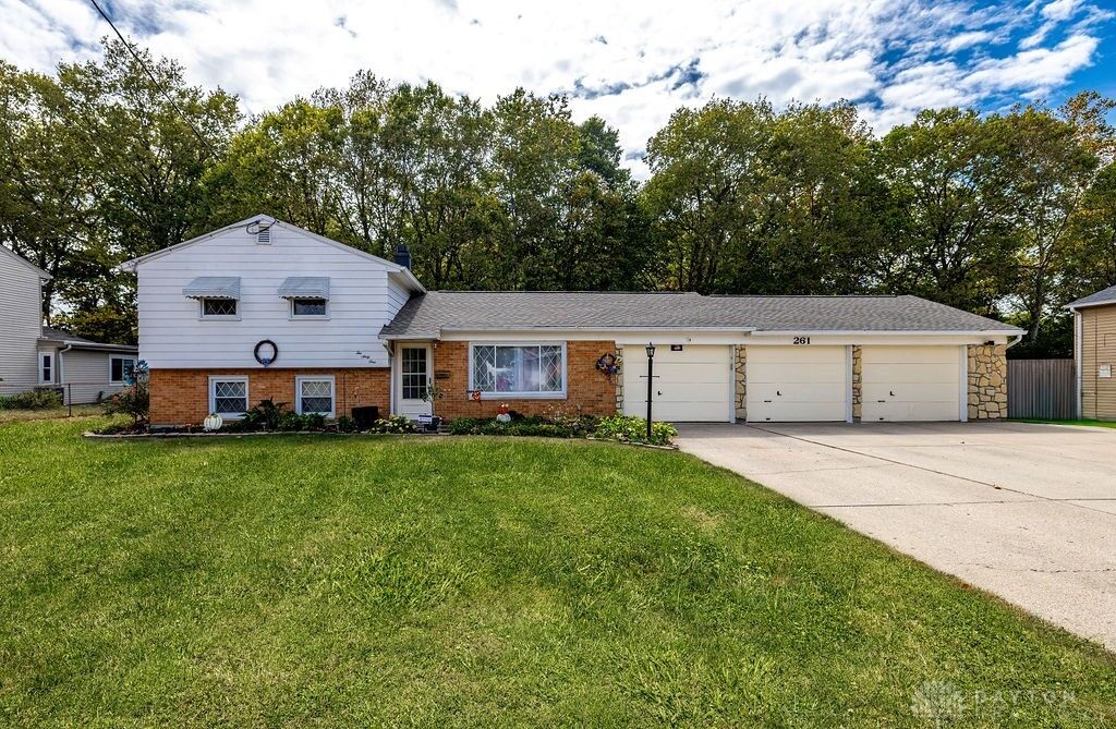 Property Photo: 261 Littlebrook Drive OH 45014