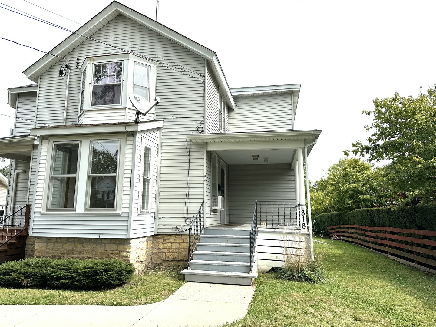 Property Photo:  818 Clay Street 0  IL 60098 