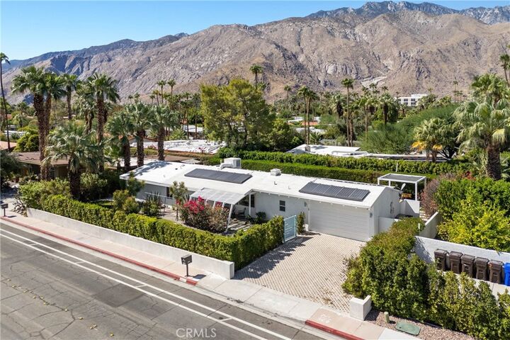 1185 N Avenida Caballeros  Palm Springs CA 92262 photo
