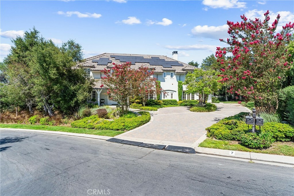 Property Photo: 7 Havenhurst Drive CA 92679