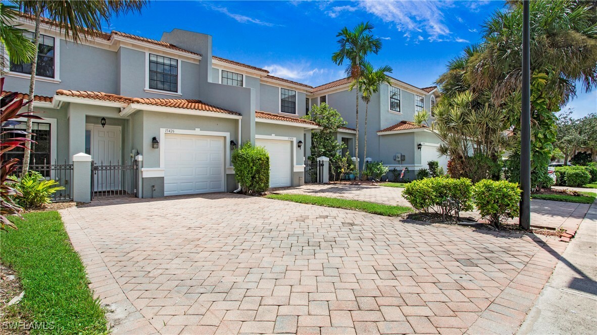 Property Photo:  15426 Summit Place Circle  FL 34119 