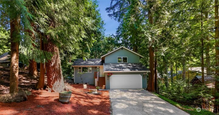 Property Photo:  5  Inglewood Place  WA 98229 