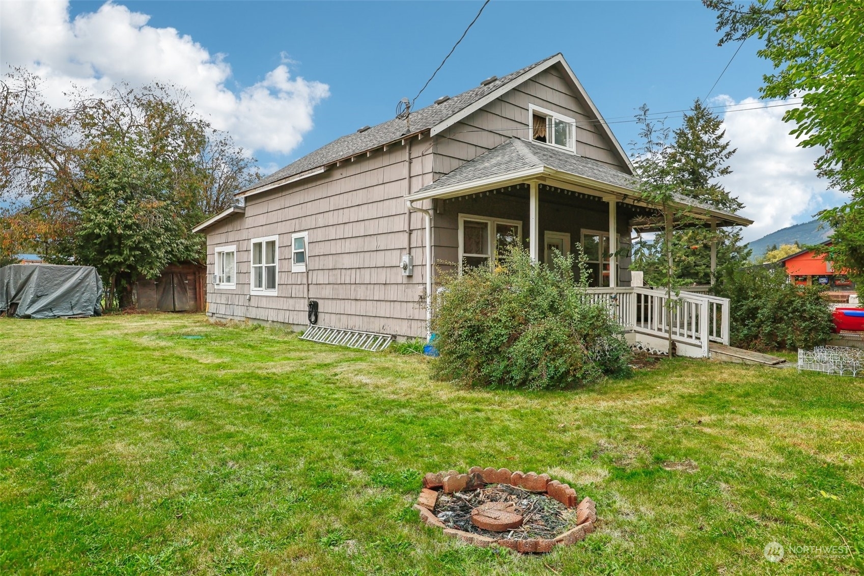 Property Photo:  675 Elwell Avenue  WA 98241 