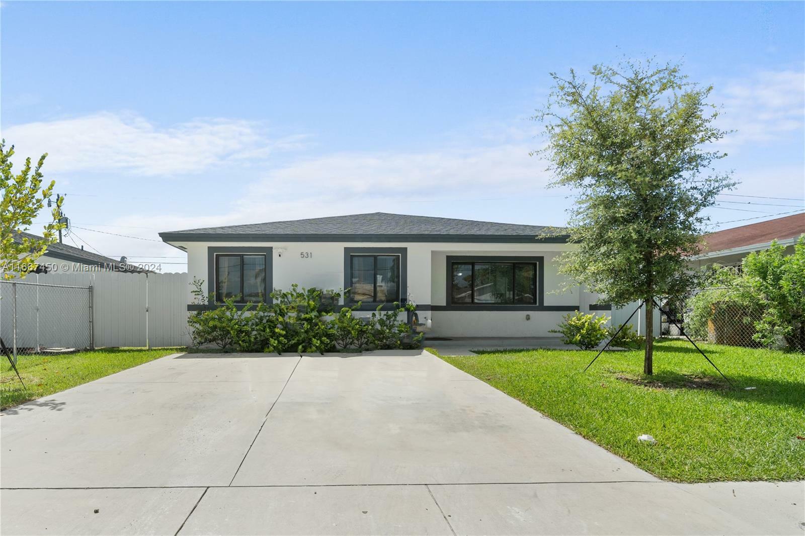 Property Photo:  531 NW 15th St  FL 33034 