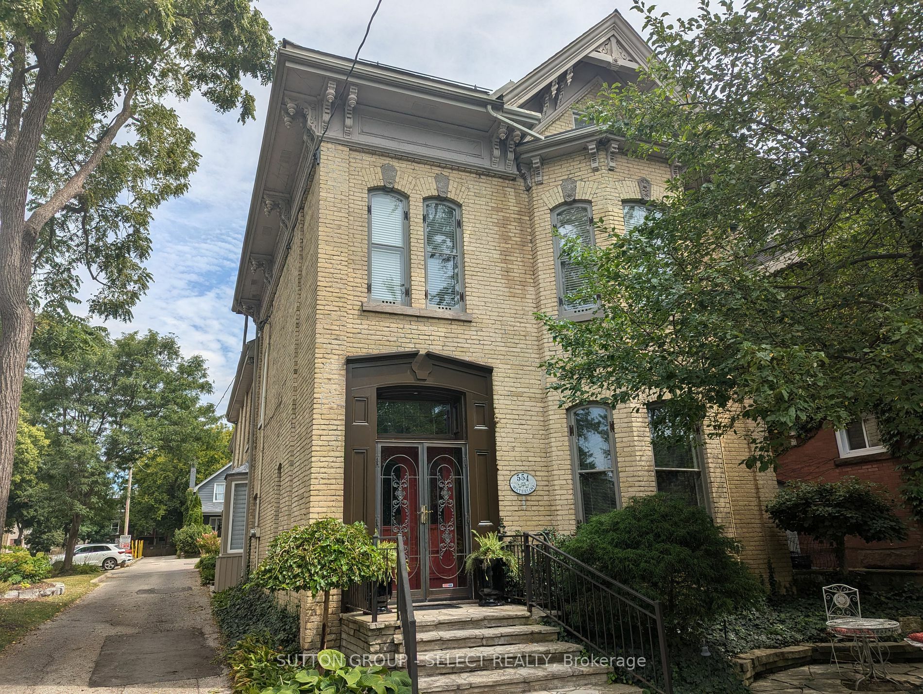 Property Photo:  554 Waterloo St  ON N6B 2P9 